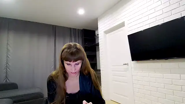 Daniella Lorente online show from October 16, 9:05 pm