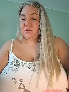 Snapshot of Anna_Curvy chatting on October 24, 2:30 am Anna Curvy online show from October 24, 2:30 am