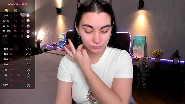 hannacheekss  online show from February 5, 5:09 am