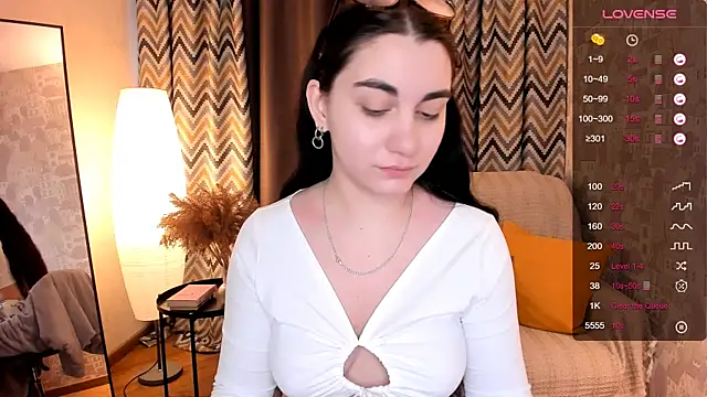 hannacheekss  online show from February 11, 7:44 am