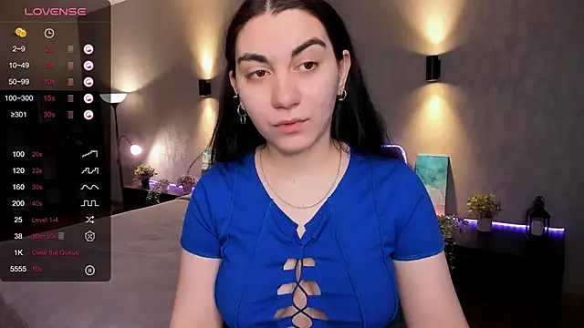 hannacheekss  online show from March 4, 2:17 am