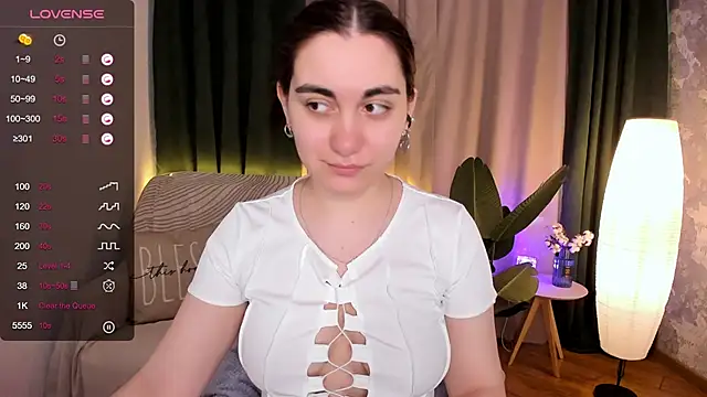 hannacheekss  online show from March 12, 5:02 am