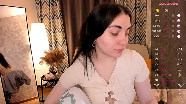 hannacheekss  online show from March 18, 5:20 am