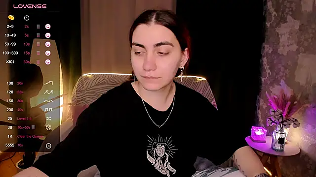 hannacheekss  online show from October 1, 2:06 am