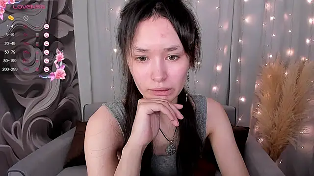 Emily Strikeee online show from January 16, 9:27 am