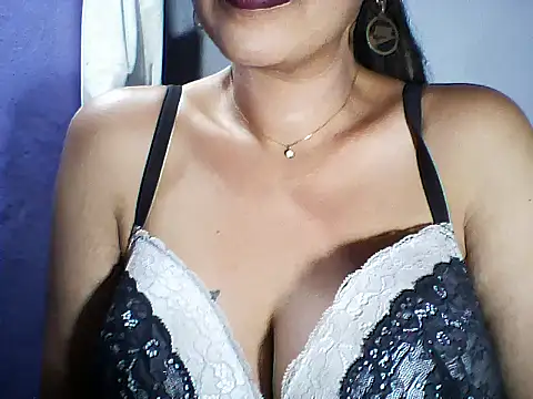 layanah12 online show from October 11, 6:39 pm