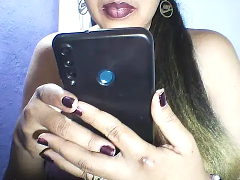 layanah12 online show from October 16, 6:42 pm