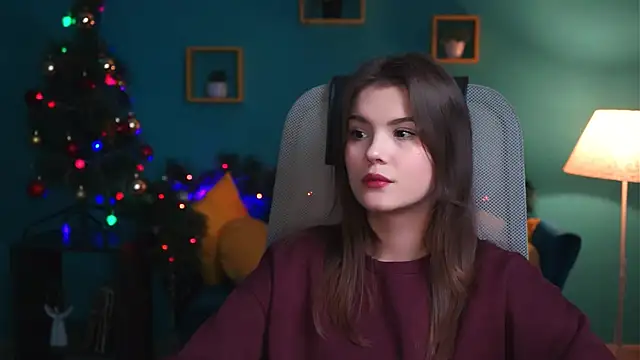 EvaThopson online show from December 7, 1:51 pm