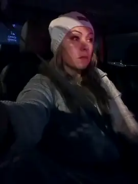 Snapshot of AinsleyMadison chatting on December 6, 10:30 pm AinsleyMadison online show from December 6, 10:30 pm