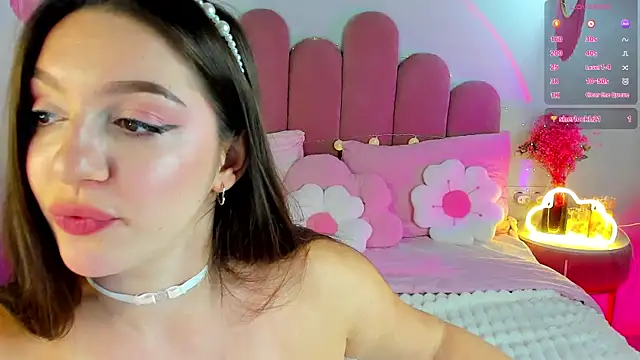 Snapshot of GiaCale chatting on September 12, 12:27 pm GiaCale online show from September 12, 12:27 pm