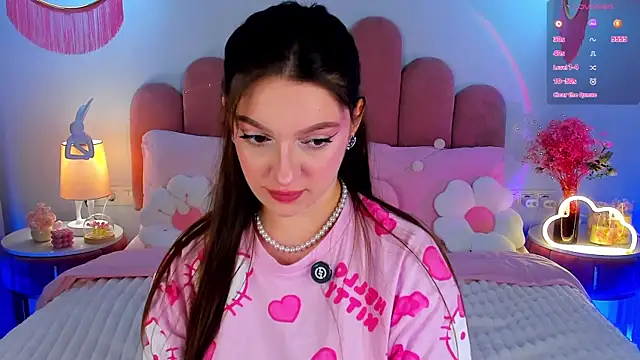 Snapshot of GiaCale chatting on September 19, 12:17 pm GiaCale online show from September 19, 12:17 pm