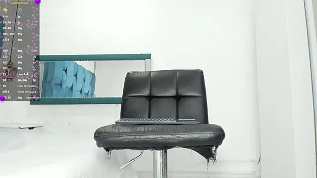 mia  fernandez online show from February 3, 10:00 pm