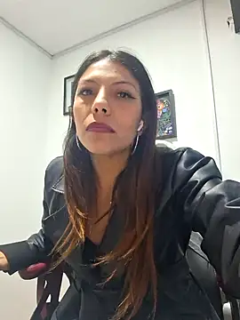 Selenakyle92  online show from December 24, 12:44 am