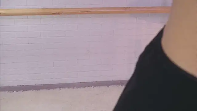 lylylovesyou online show from January 6, 5:52 am