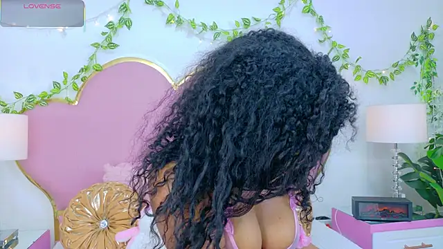 NahiaraReina online show from November 19, 2:06 pm