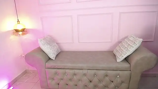 yenny garcia online show from March 14, 12:21 am