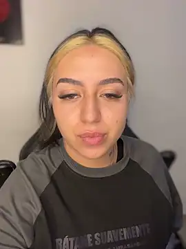 AnnikaMerliahh  online show from October 31, 9:16 pm