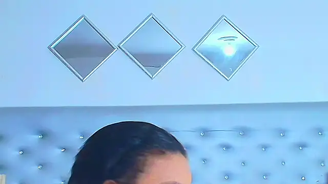 EileenBenzon online show from October 22, 2:28 pm