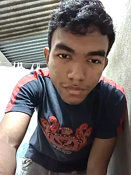 Reynold2608 online show from December 13, 4:54 am