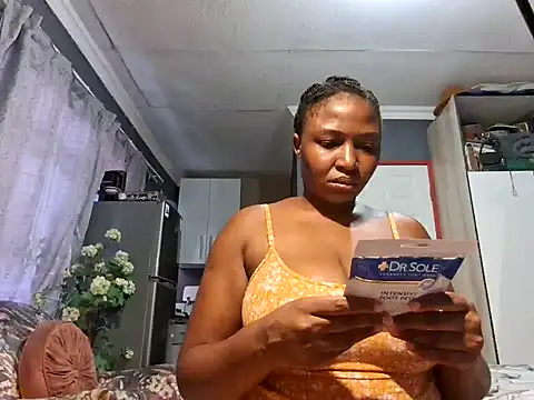 EbonyRose9 online show from January 11, 9:15 am