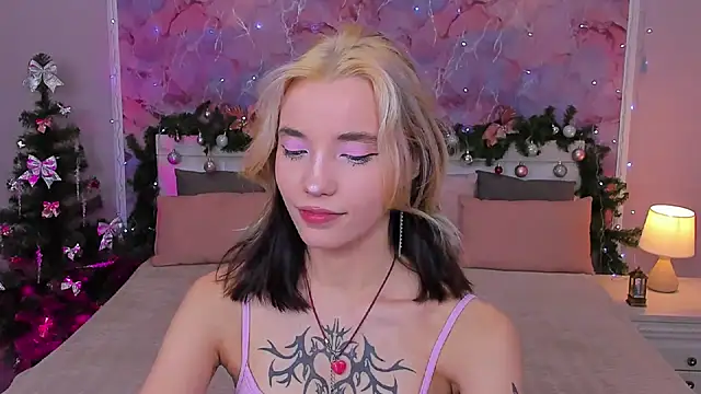 as1an girlfriend online show from December 20, 3:03 am