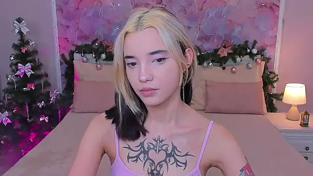 as1an girlfriend online show from December 29, 10:45 am