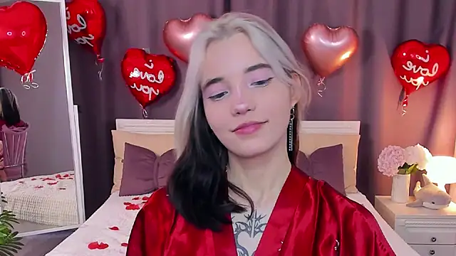 as1an girlfriend online show from February 17, 6:53 am