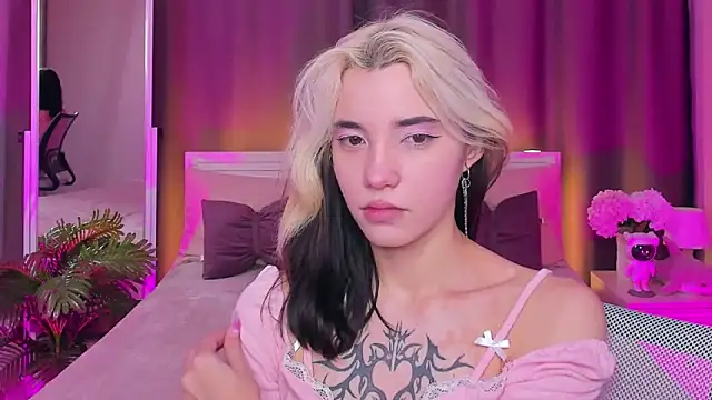 as1an girlfriend online show from March 13, 3:11 am