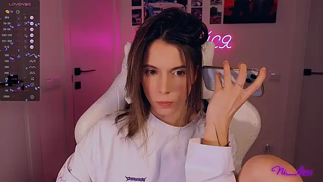 Snapshot of _ni_kiss chatting on November 30, 4:44 pm ni kiss online show from November 30, 4:44 pm