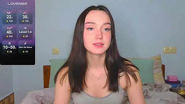 Snapshot of Wild_Sophie_ chatting on December 17, 1:16 pm Wild Sophie online show from December 17, 1:16 pm