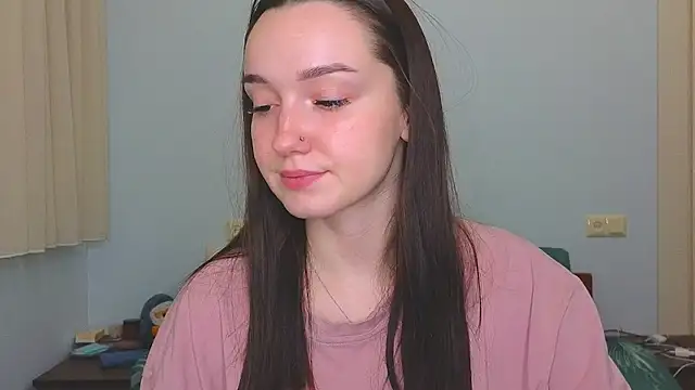 Snapshot of Wild_Sophie_ chatting on January 25, 8:21 pm Wild Sophie online show from January 25, 8:21 pm