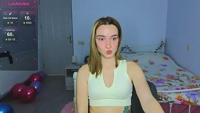 Snapshot of Wild_Sophie_ chatting on November 27, 3:47 pm Wild Sophie online show from November 27, 3:47 pm