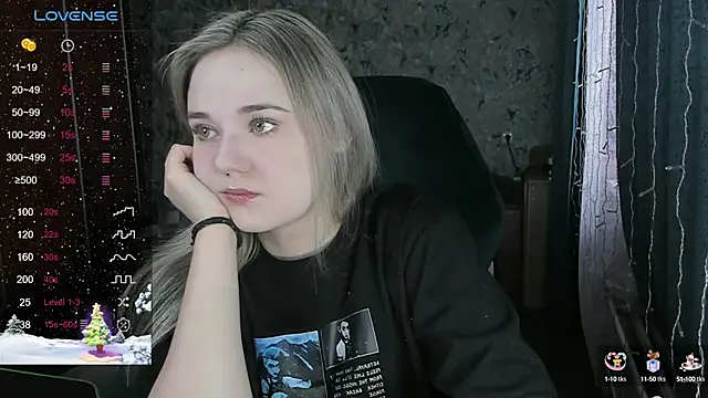 Snapshot of Your_small_bunny chatting on December 19, 4:56 am Your small bunny online show from December 19, 4:56 am