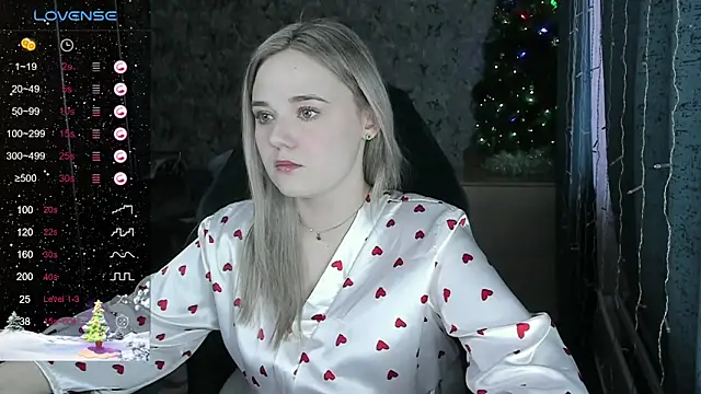 Snapshot of Your_small_bunny chatting on December 20, 3:14 am Your small bunny online show from December 20, 3:14 am