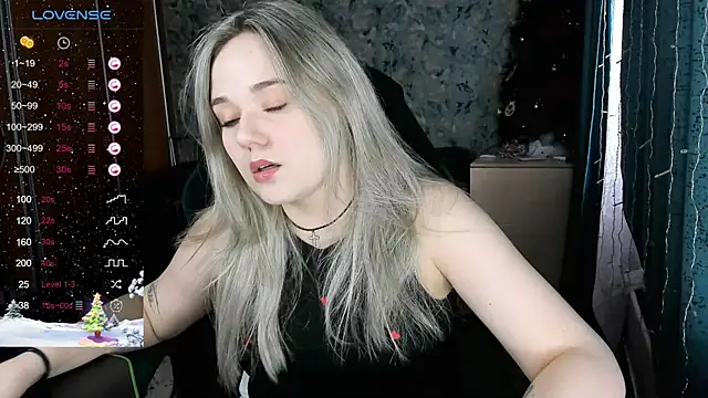 Snapshot of Your_small_bunny chatting on January 9, 6:17 am Your small bunny online show from January 9, 6:17 am