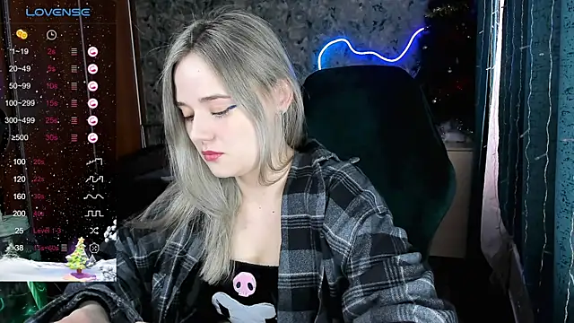 Snapshot of Your_small_bunny chatting on January 12, 4:00 am Your small bunny online show from January 12, 4:00 am