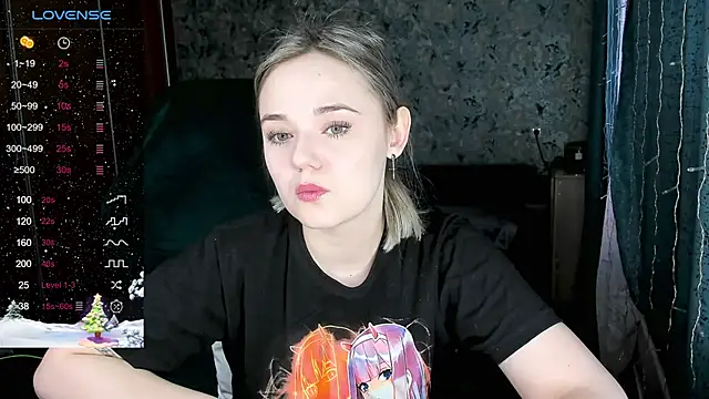 Snapshot of Your_small_bunny chatting on January 15, 3:11 am Your small bunny online show from January 15, 3:11 am