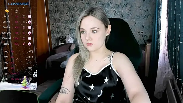 Snapshot of Your_small_bunny chatting on January 16, 6:56 am Your small bunny online show from January 16, 6:56 am