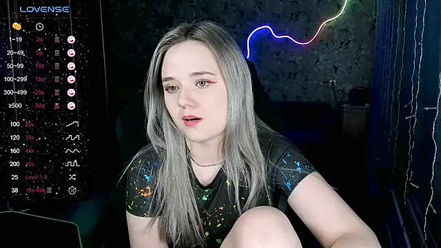 Snapshot of Your_small_bunny chatting on January 26, 12:54 pm Your small bunny online show from January 26, 12:54 pm