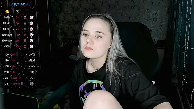 Snapshot of Your_small_bunny chatting on January 27, 11:00 am Your small bunny online show from January 27, 11:00 am