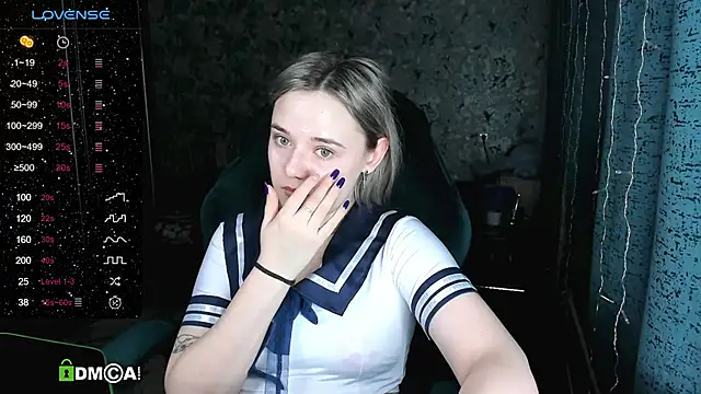 Snapshot of Your_small_bunny chatting on February 8, 2:04 am Your small bunny online show from February 8, 2:04 am