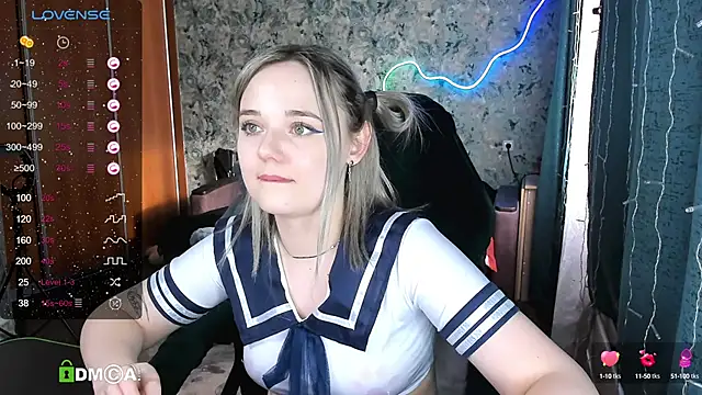 Snapshot of Your_small_bunny chatting on February 8, 8:09 am Your small bunny online show from February 8, 8:09 am