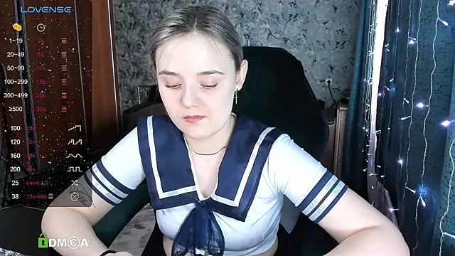 Snapshot of Your_small_bunny chatting on February 9, 7:49 am Your small bunny online show from February 9, 7:49 am