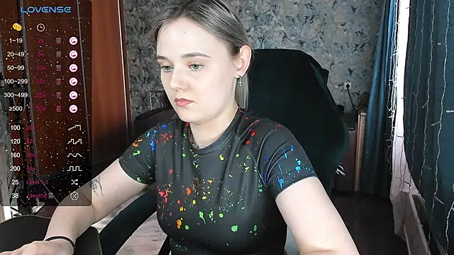 Snapshot of Your_small_bunny chatting on February 21, 5:13 am Your small bunny online show from February 21, 5:13 am