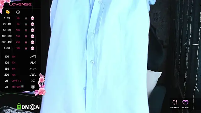 Snapshot of Your_small_bunny chatting on March 5, 1:17 pm Your small bunny online show from March 5, 1:17 pm