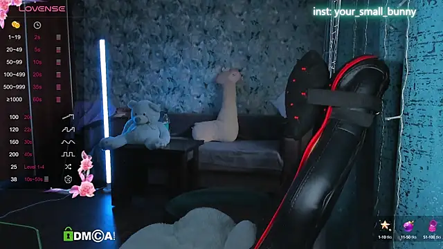 Snapshot of Your_small_bunny chatting on September 23, 2:03 am Your small bunny online show from September 23, 2:03 am