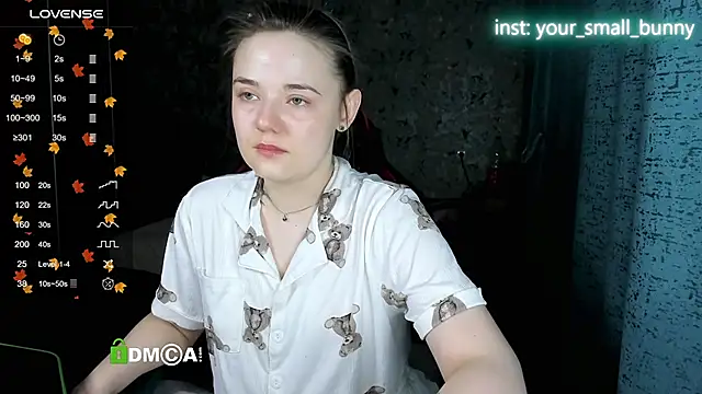 Snapshot of Your_small_bunny chatting on November 14, 1:59 am Your small bunny online show from November 14, 1:59 am