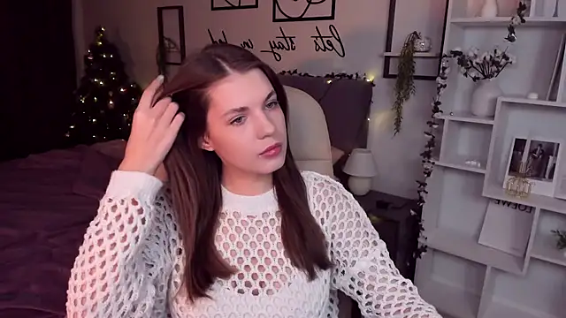 Snapshot of BellaSweetHeart chatting on January 13, 1:17 pm BellaSweetHeart online show from January 13, 1:17 pm