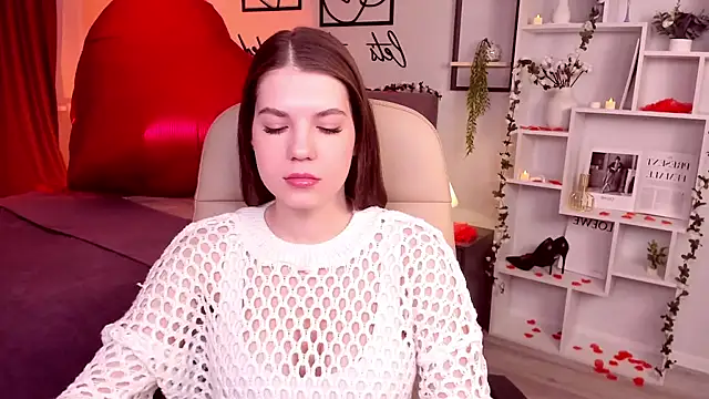 Snapshot of BellaSweetHeart chatting on February 16, 7:48 am BellaSweetHeart online show from February 16, 7:48 am