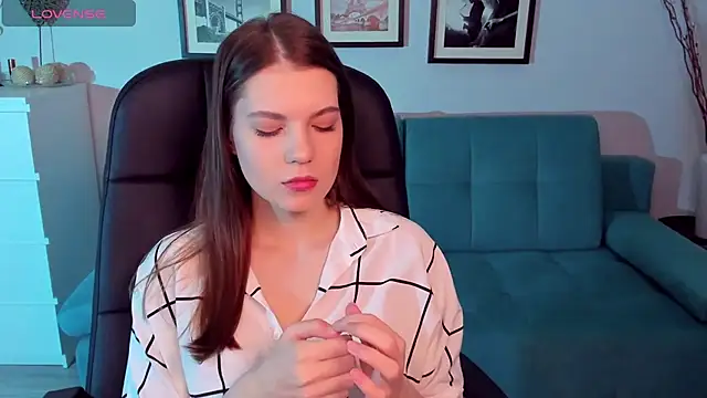 Snapshot of BellaSweetHeart chatting on March 7, 6:57 am BellaSweetHeart online show from March 7, 6:57 am